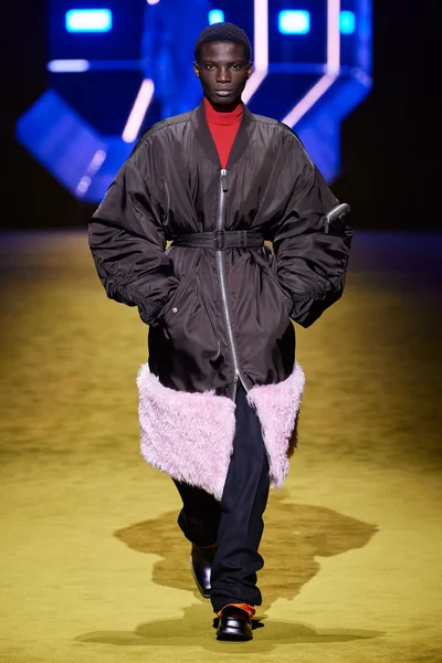 Look 23
